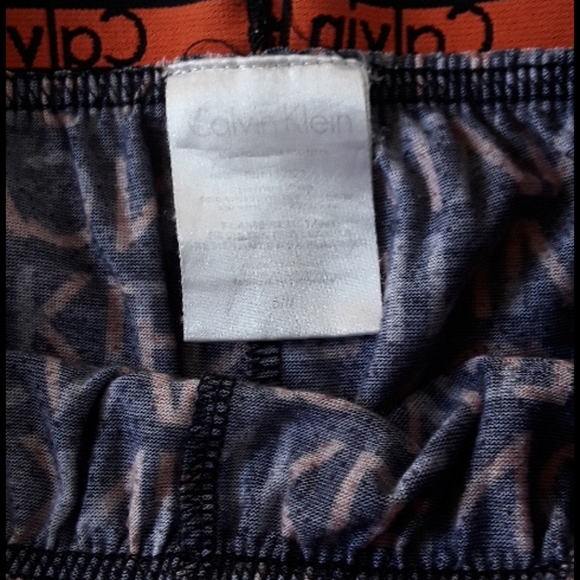 Calvin Klein - Picture 3 of 3